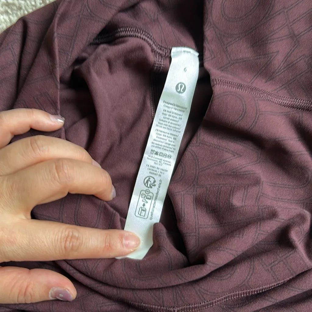 Lululemon shorts. Size 6 - Image 3