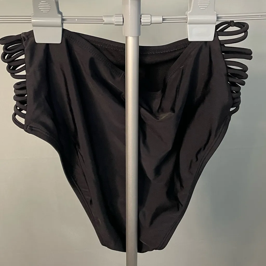 Xhilaration Black Strappy Bikini‎ Bottom size medium - Image 3