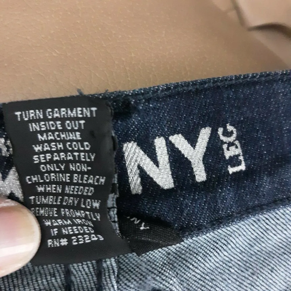 New York & Co. Women's Size 10 Crop Skinny Jeans - Image 5