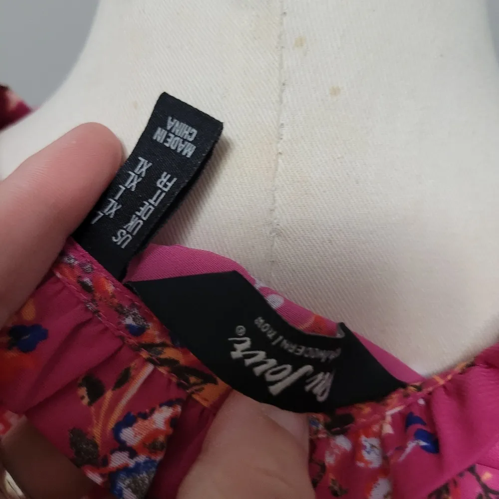 Du Jour Printed V - Image 10