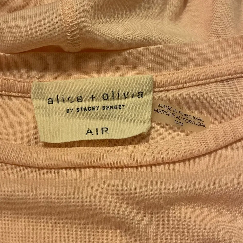 Alice + Olivia Air Tee Blush Pink - Image 5