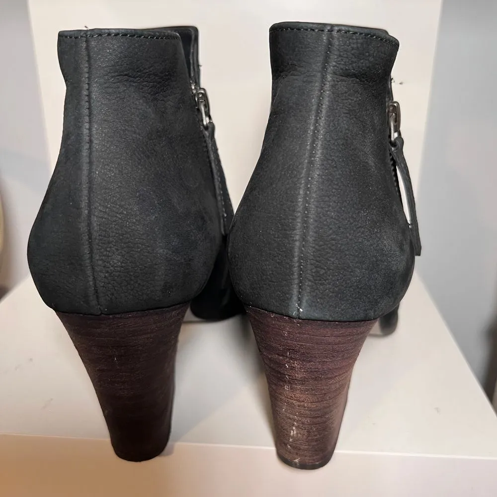 Paul Green Textured Leather Ankle Boots w/Stacked Heel &‎ Side Zip Detail-SZ 7 - Image 4