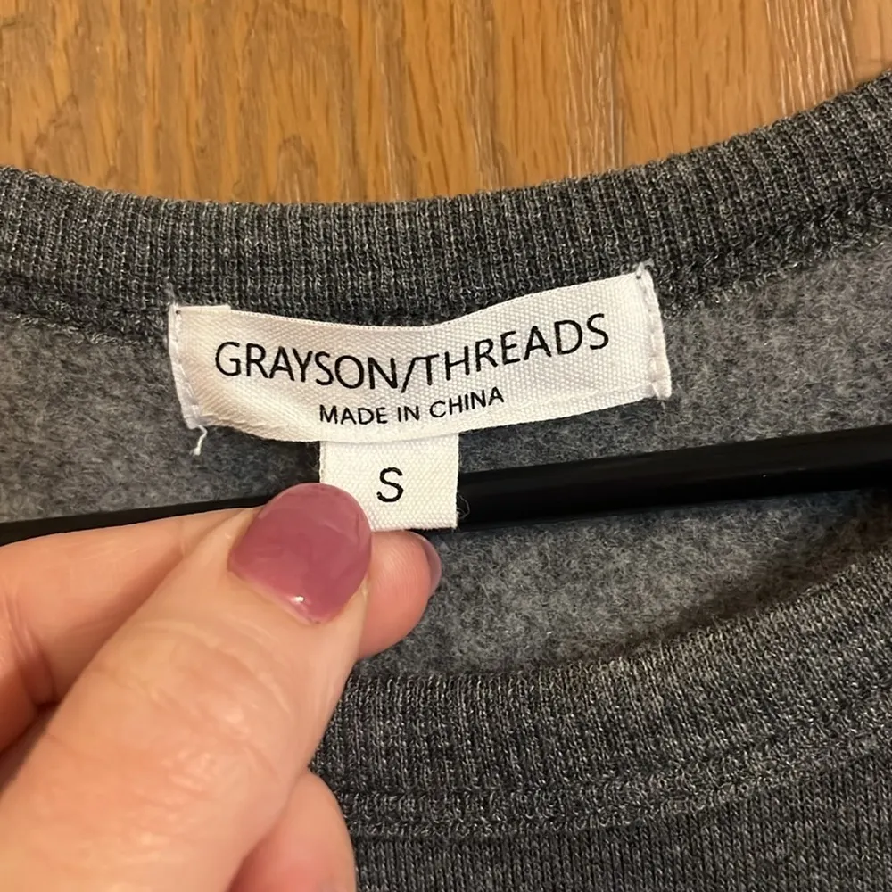 Grayson Threads Women’s Gray Pullover Sweatshirt‎ “Mama Needs Wine” NWOT Small - Image 5