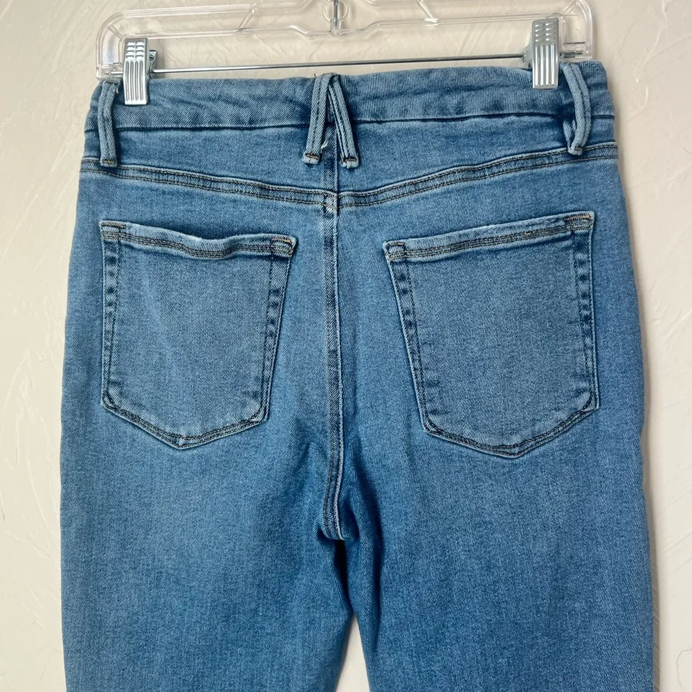 Good American Good Waist step hem jeans size 30 - Image 2