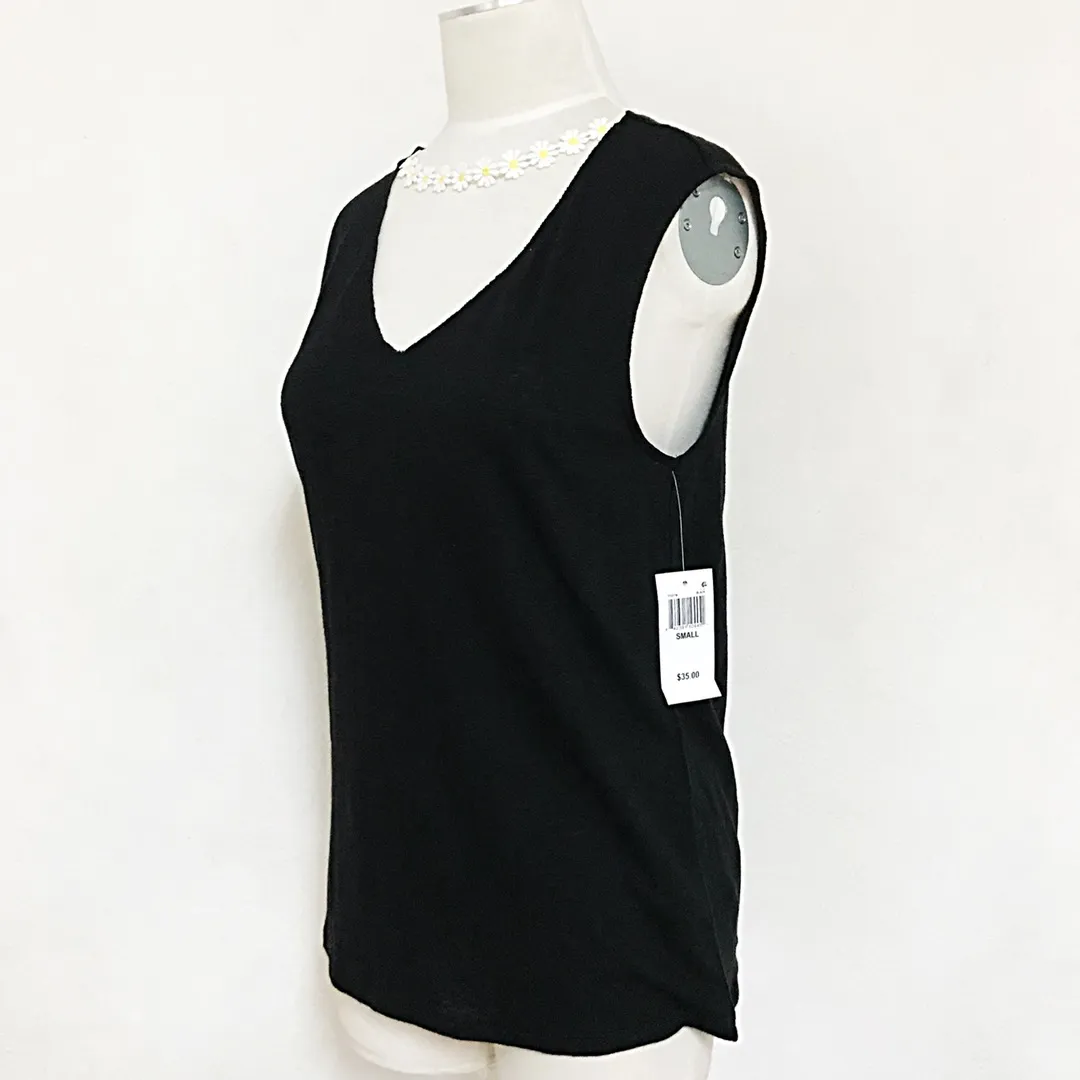 Daisies Choker Black Tank Top - Image 4