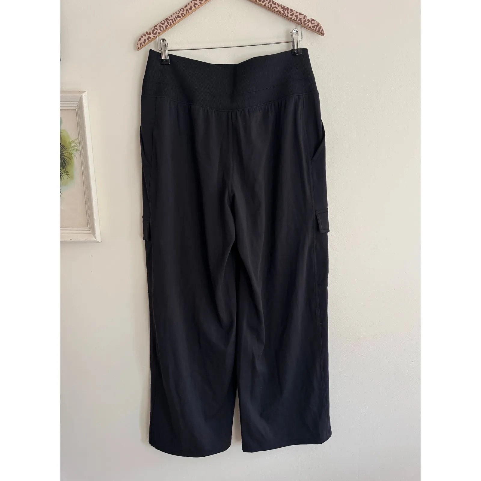 Athleta  Venice Black High Rise Wide Leg Cargo Pants Size Large - Image 6