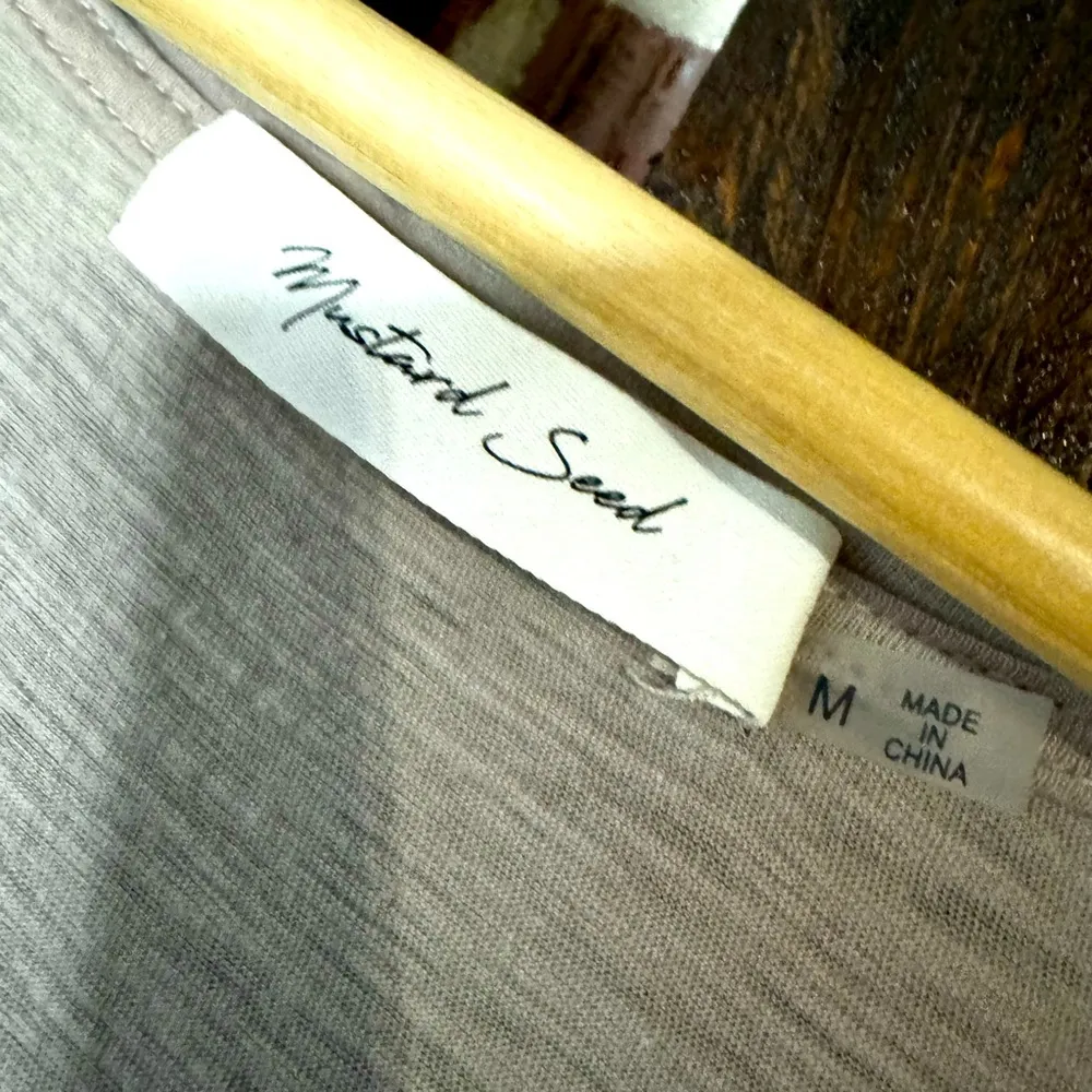 Mustard Seed Ruffled V-Neck Tank Crop Top Size Medium - Image 3