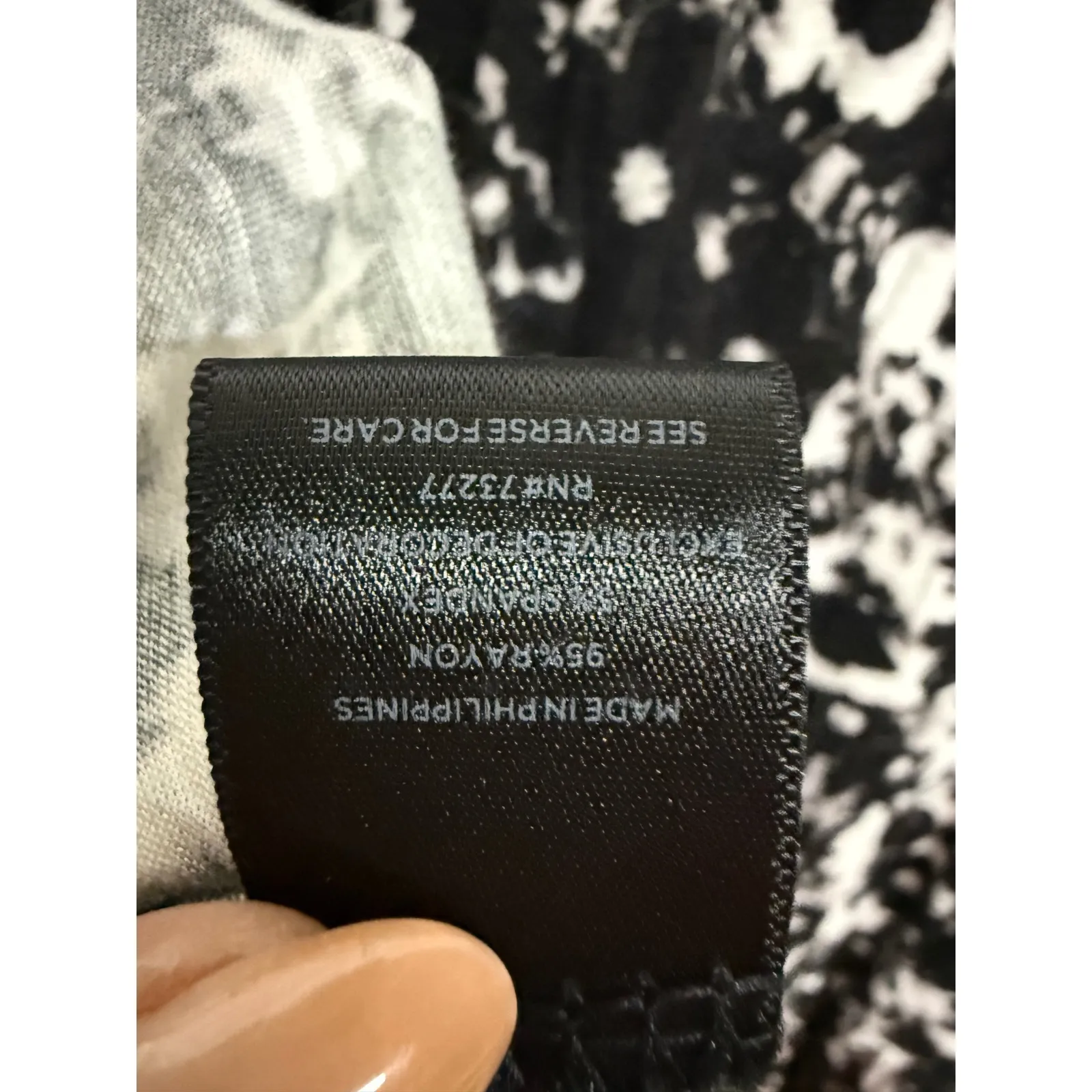 Simply Vera Wang Black White Floral Monochrome Flowy Tank Size XL Whimiscal - Image 7