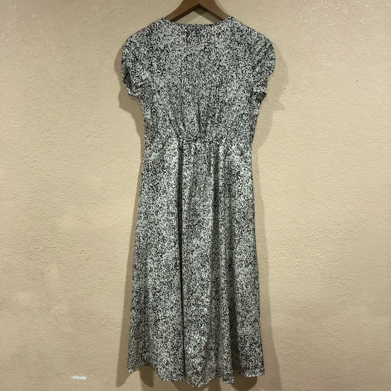 Banana Republic dotted speckled satin dress - Image 8