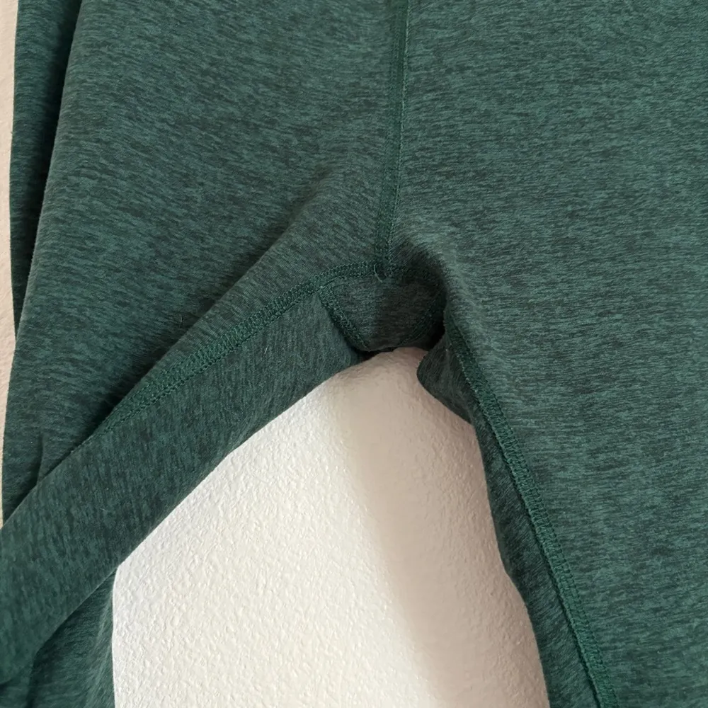 Women’s Beyond Yoga Spacedye Green Mid Rise Leggings Size Small - Image 6