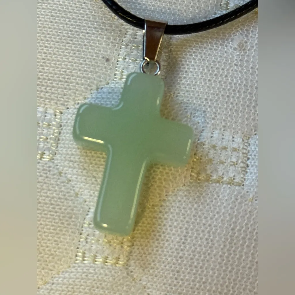 Jade Green Cross Pendant Necklace - Image 3