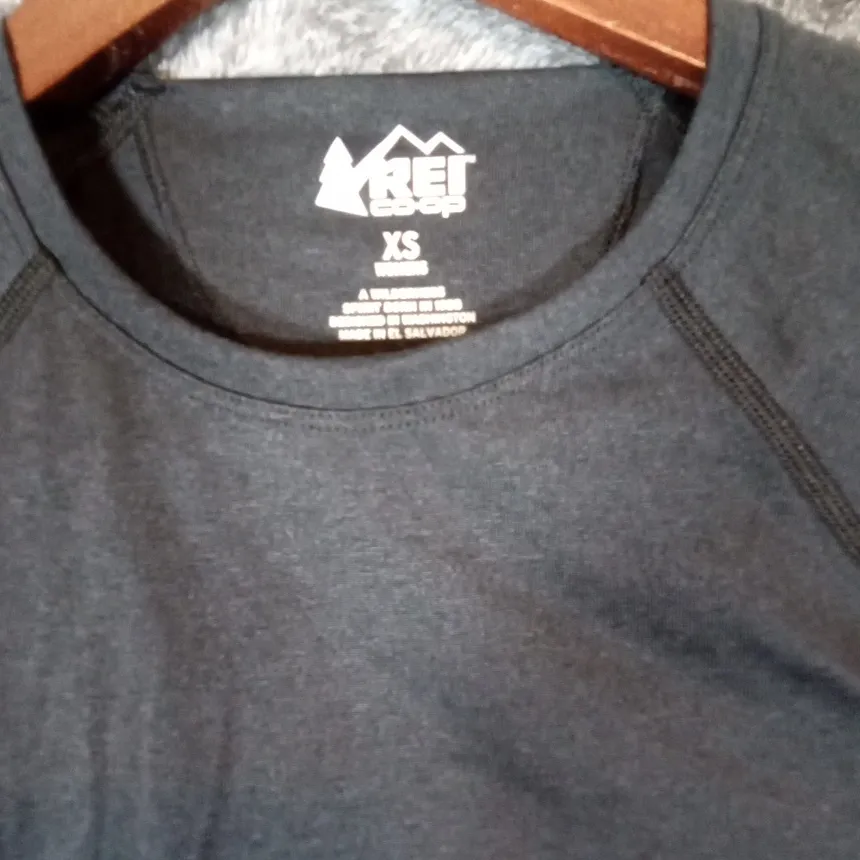 REI Co-op Black Long Sleeve Rashguards Womens  Charcoal Gray Size Xs - Image 2