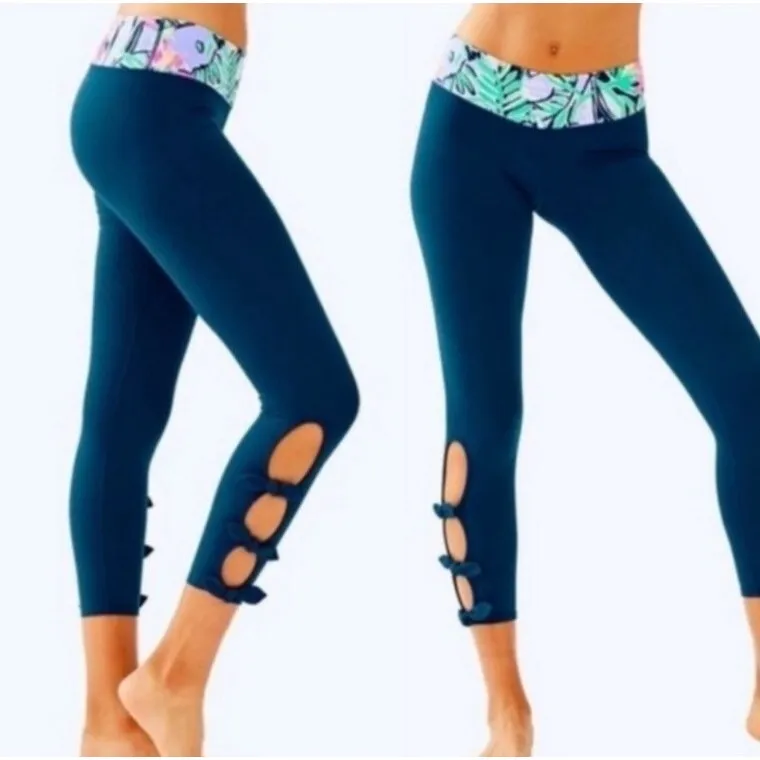Lilly Pulitzer Luxletic Weekender Capri Leggings Blue Floral Print Bow Detail XS - Image 2