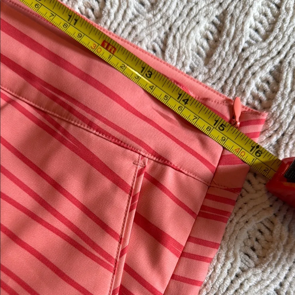Puma Women's Striped Coral Skort size L - Image 9