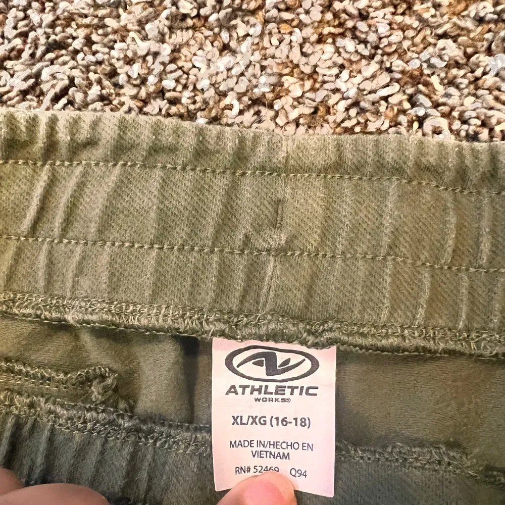 Olive Green Casual Shorts - Image 3