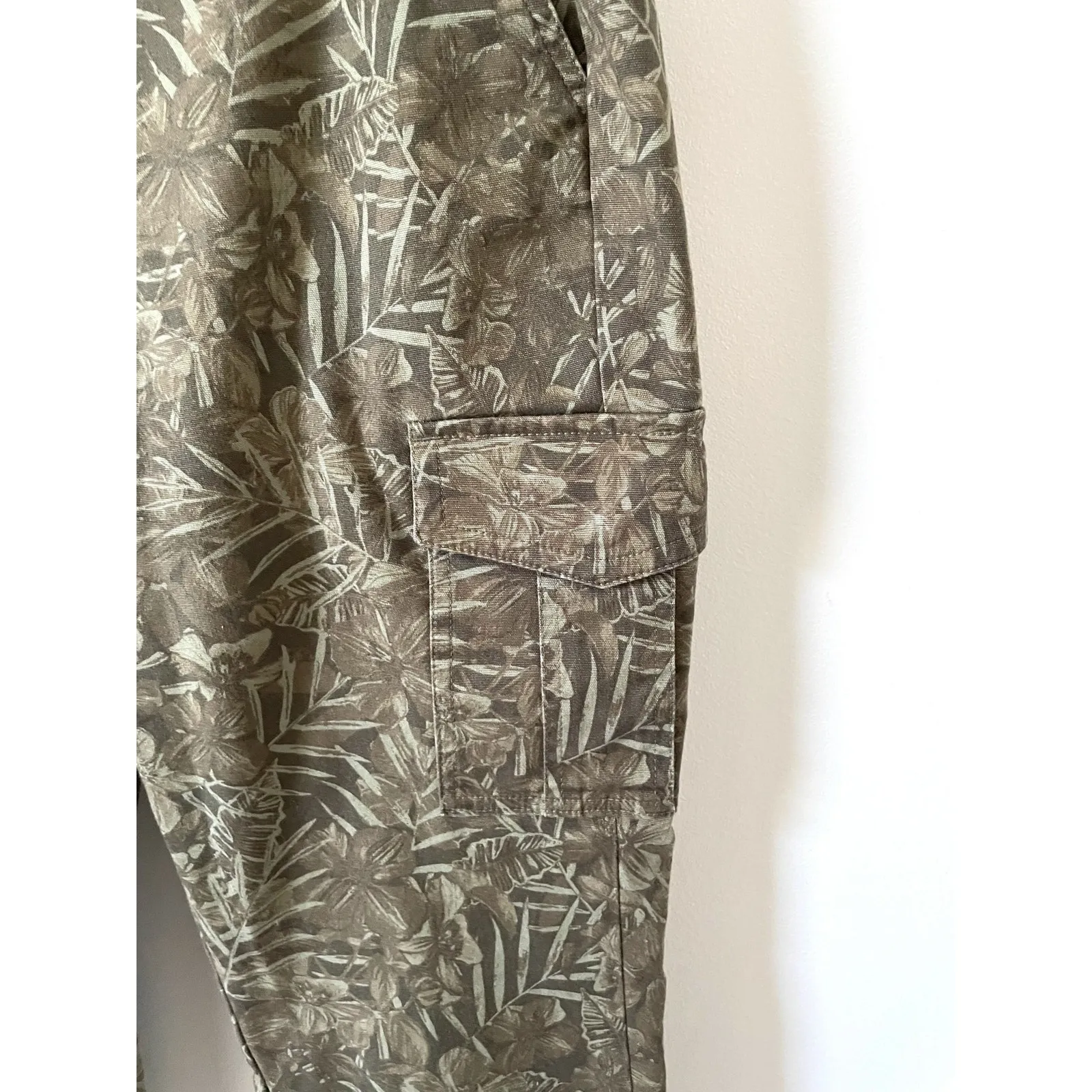 Brooks Brothers Preppy Cotton Chino Floral Cargo Pants Green Size 8 - Image 5