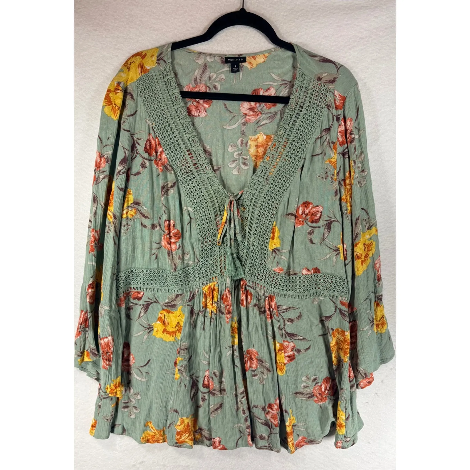 TORRID 1 Floral Print  V Neck Babydoll Gauze Crochet Trim Lace-Up Top 1x 14 16 - Image 2