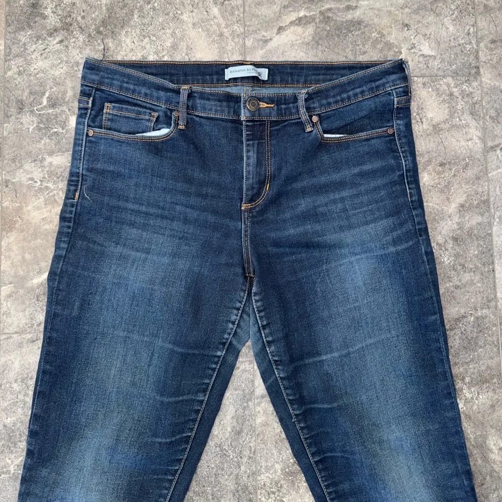 Banana Republic Slim Ankle Dark Wash Jeans Size 31 - Image 2