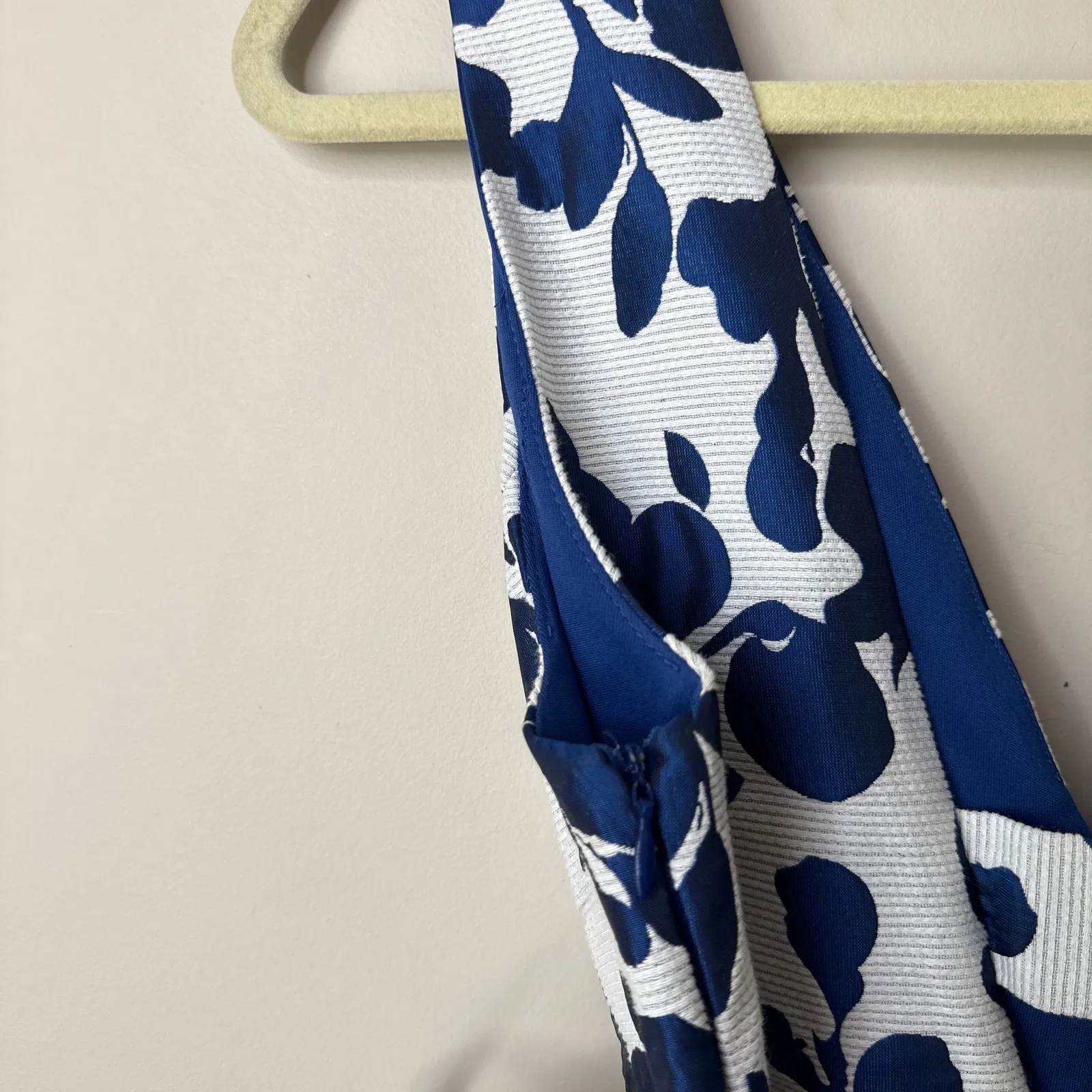 Betsey Johnson Floral Jacquard Dress Size 8 White Blue‎ Metallic Flower Print - Image 7