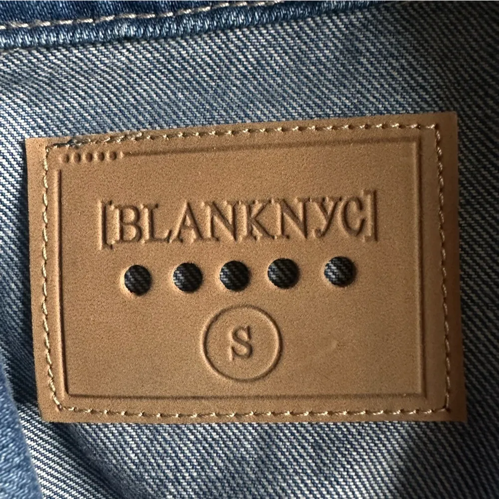 BlankNYC Women’s Denim Jacket Size Small Distressed Hem Paisley Print Jean Coat - Image 8