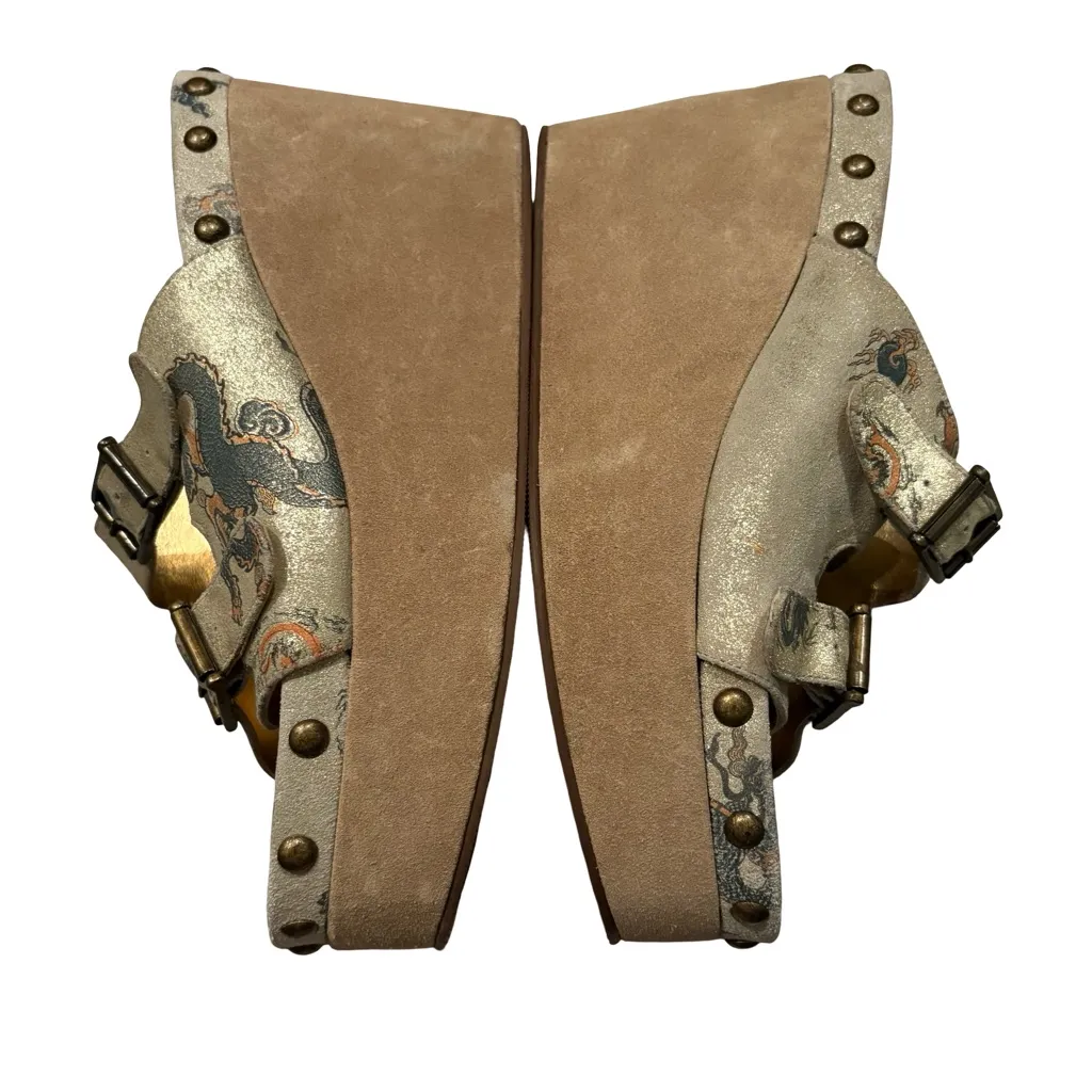 Rare Vtg Bridget Platform Wedge Leather Sandals Dragon Tattoo Print, Sz 9 Gold - Image 6