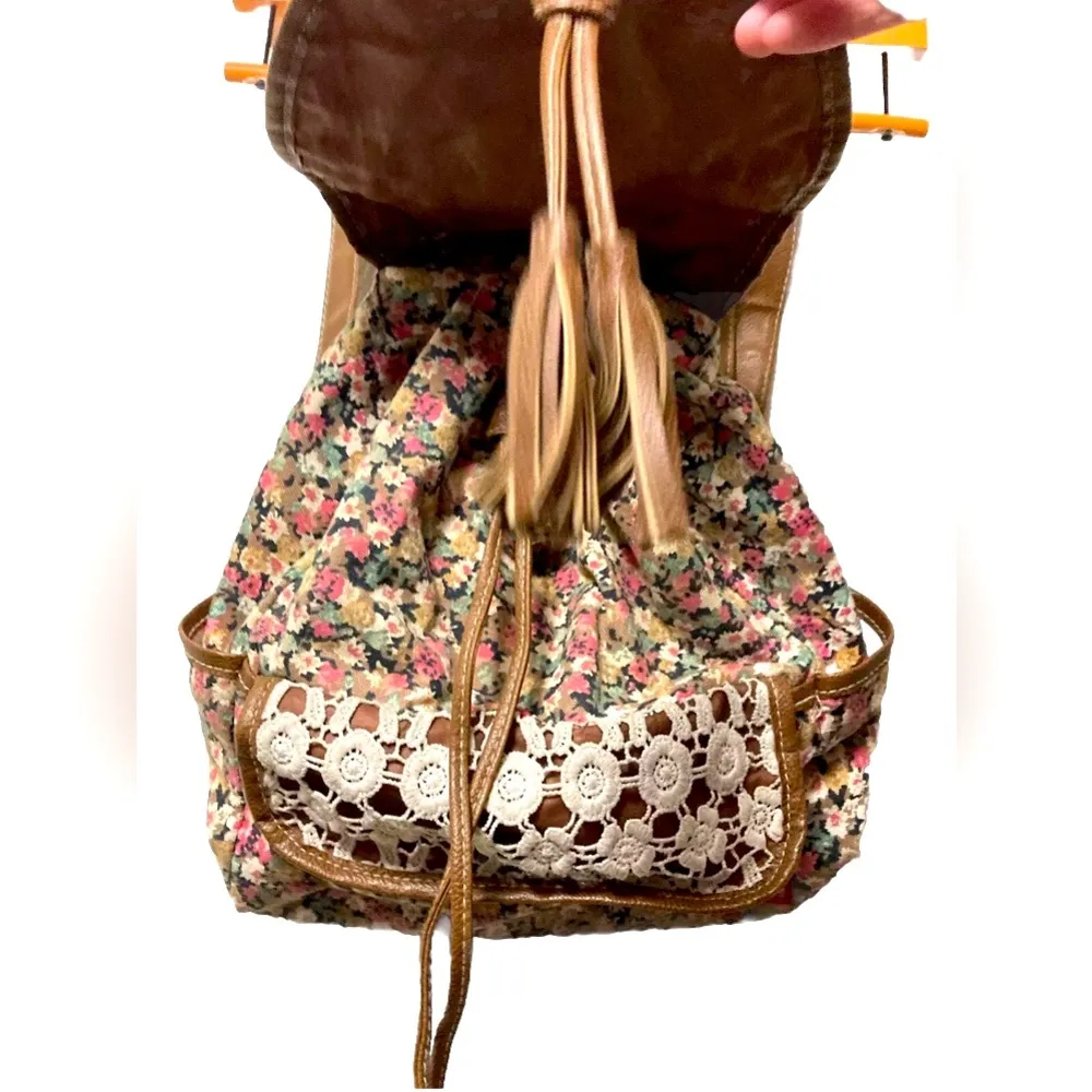 Vintage Unionbay Boho Chic Floral Lace Backpack - Image 5