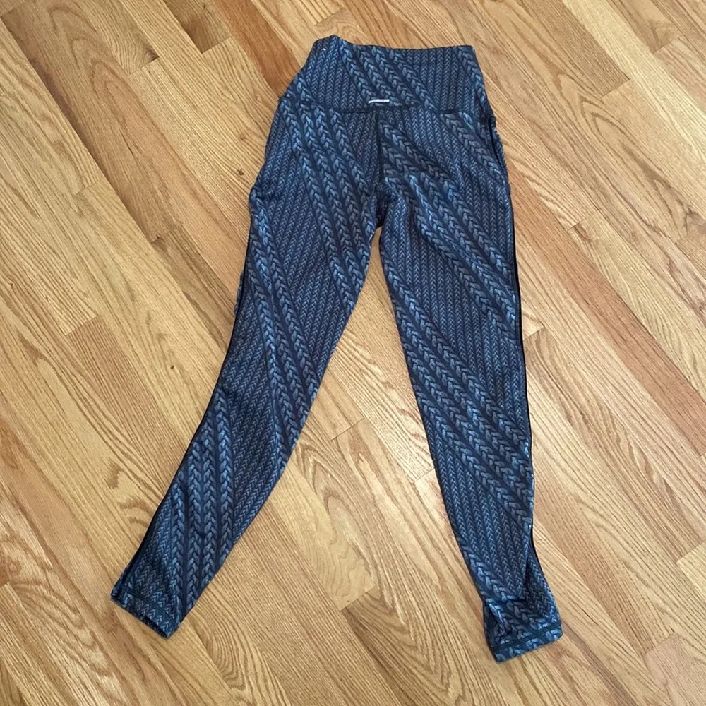 Aerie Chill Play‎ Move Patterned Leggings Printed Black and Gray Rope - Image 5