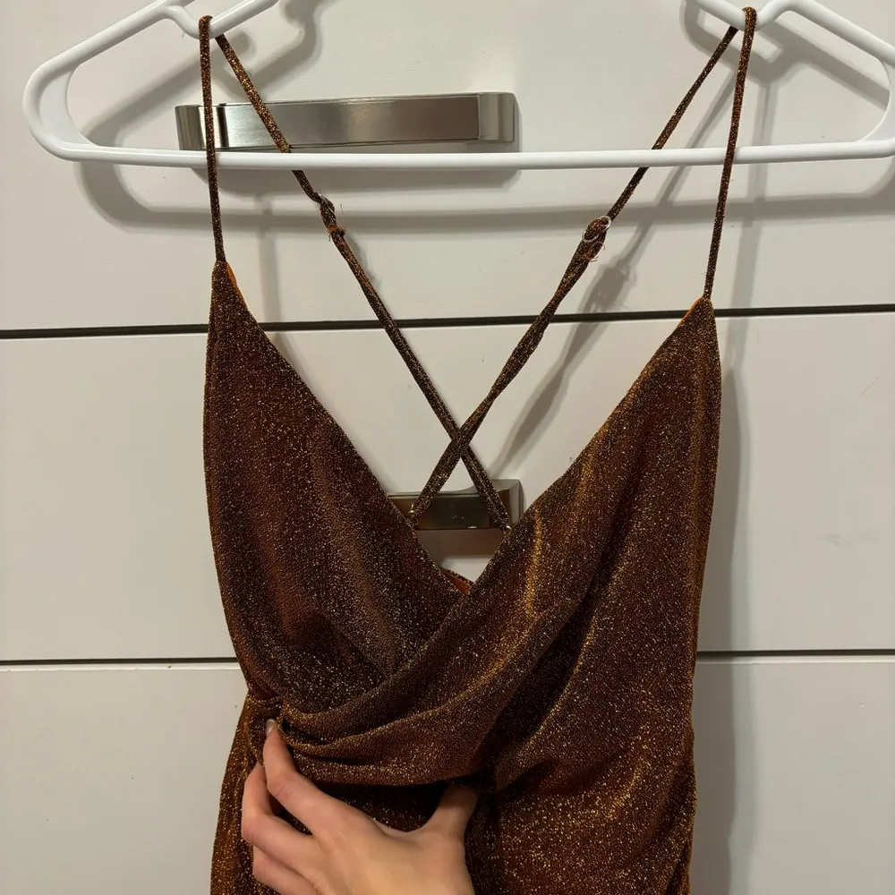 superdown delanie mini dress rust metallic - Image 9