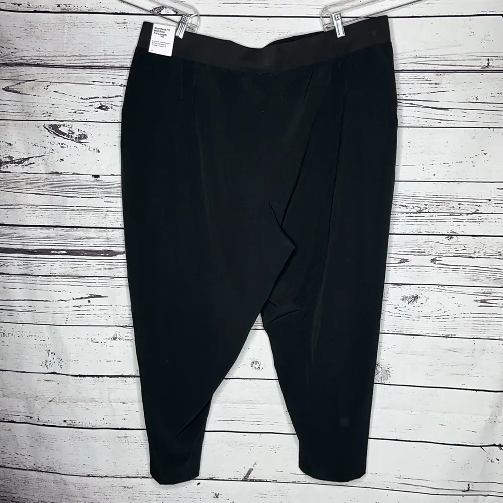 Nike Dri-Fit NWT Size 2X Black Standard Fit Mid Rise 7/8 Athletic Training Pants - Image 2