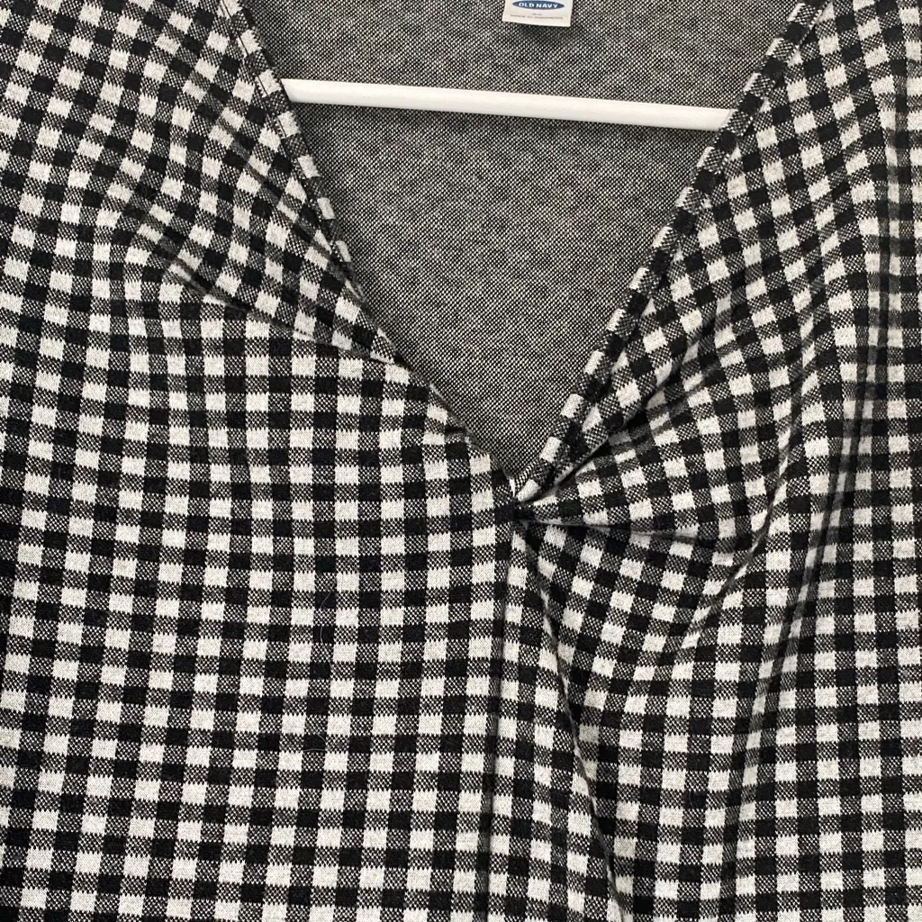 Black and White Checkered Women's Top - Image 4