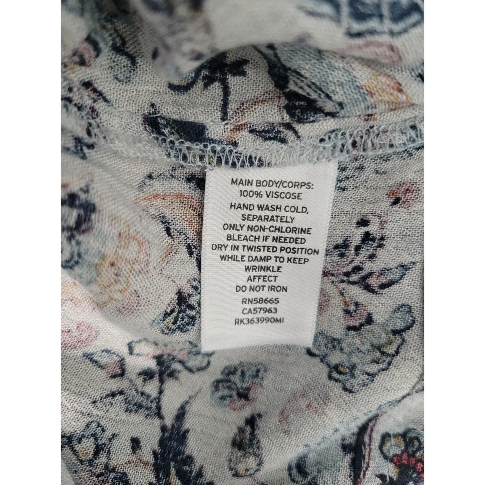 Susina Nordstrom Rack Women's Top/ Blouse Gray Floral Sleeves Size L - Image 9