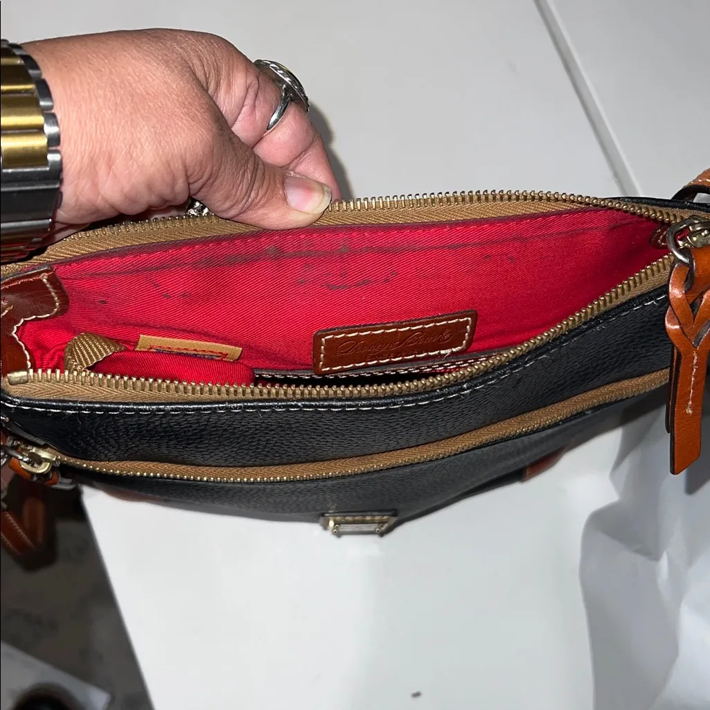 Dooney and Bourke pebbled grain Crossbody black purse - Image 10