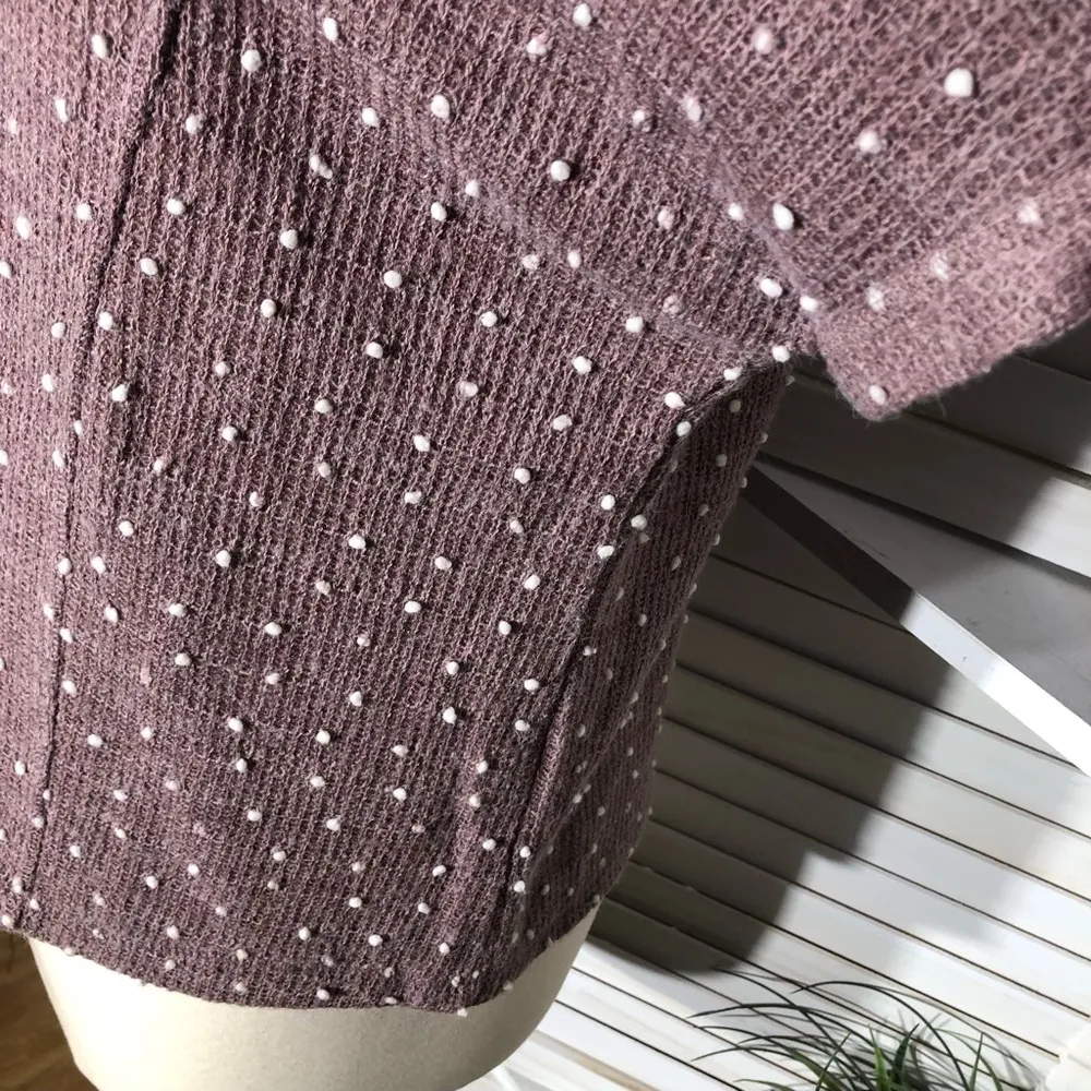 Flower & Feather Knit Top Short Sleeves Split Neckline Lightweight Rose Pink XL - Image 8