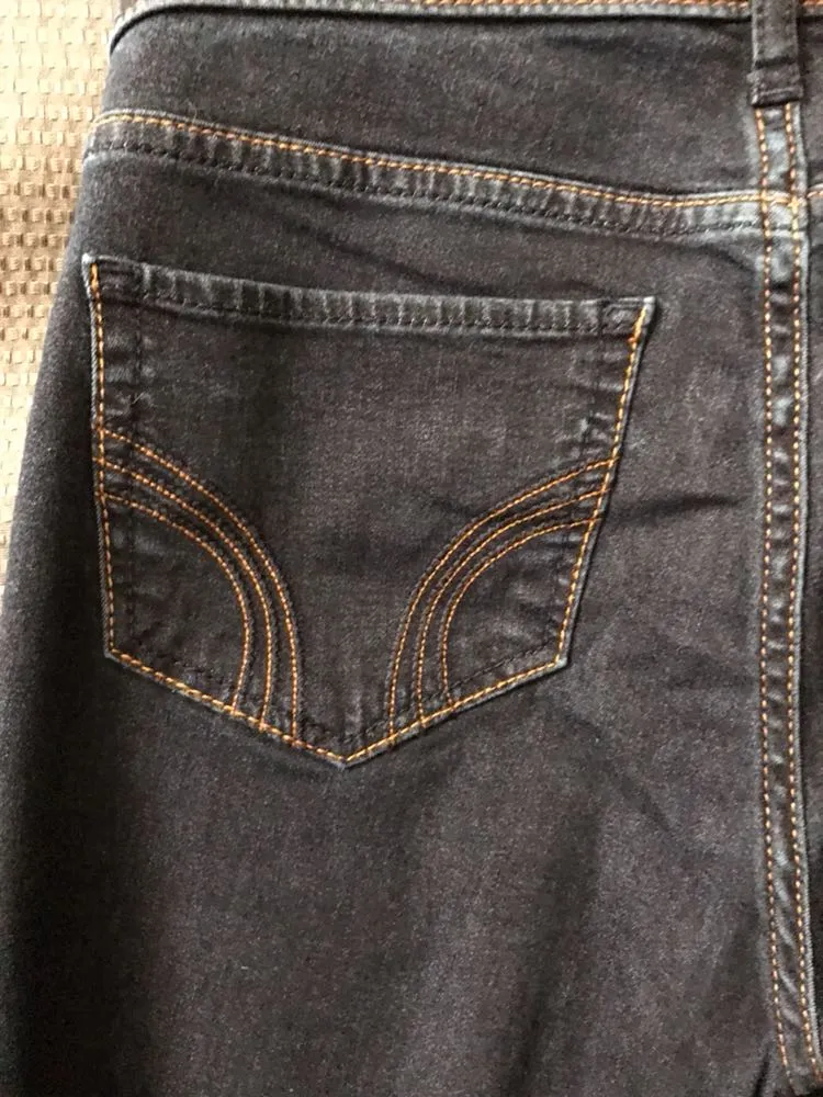 Hollister Crop Jeans - Image 3