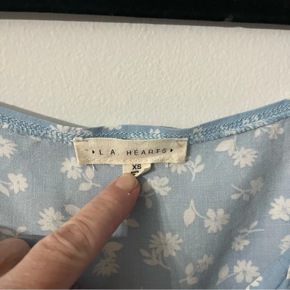 Pacsun/LA Hearts Blue Floral Puff Short Sleeve Open Top With Front Tie Bows XS - Image 5