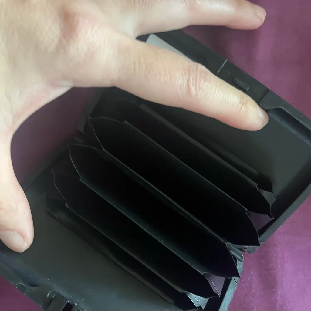 Leopard plastic accordion card holder Bran new Black - Image 2