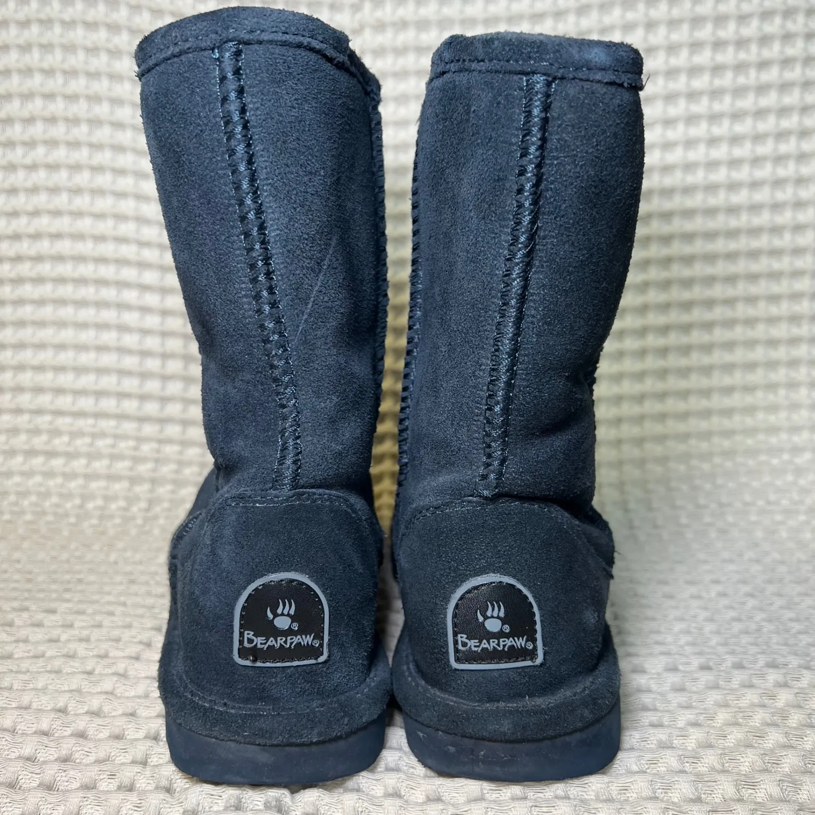 BEARPAW  Elle Navy Blue Suede Sheepskin Lined Boots Women's Size 7 - Image 4