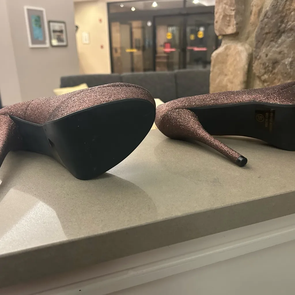 Heels Just Fabulous Shimmering Brown Glitter Heels 8 1/2 Like new - Image 4