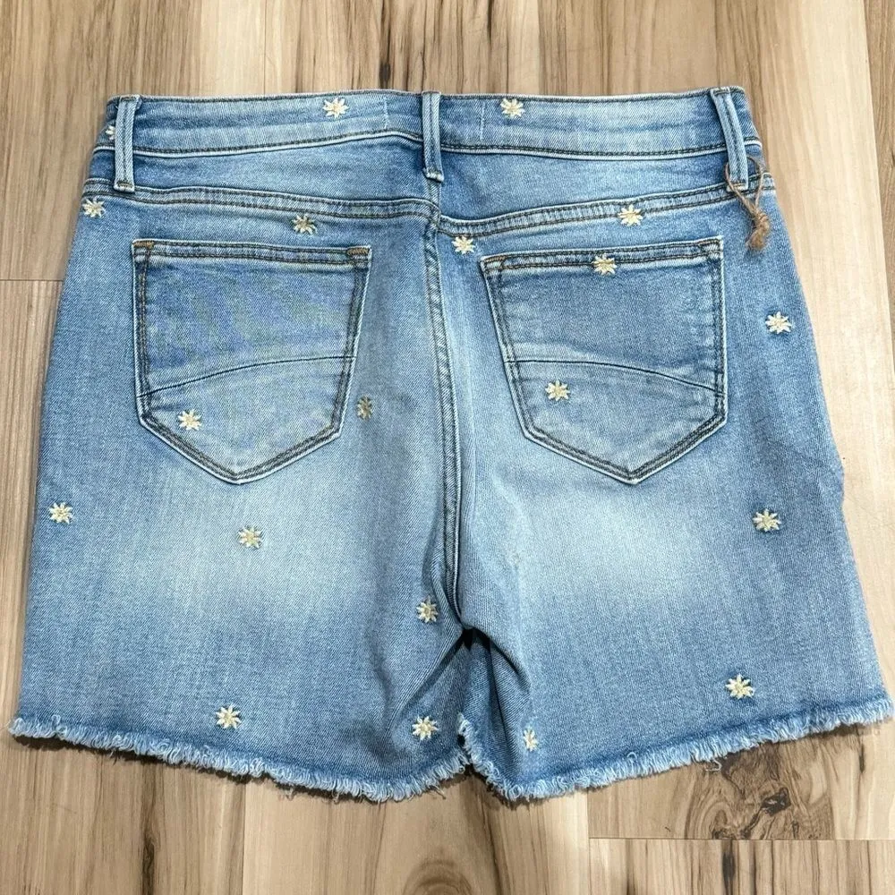 Driftwood Lulu Daisy Embroidered Cutoff Jean Shorts Women’s 27 - Image 2