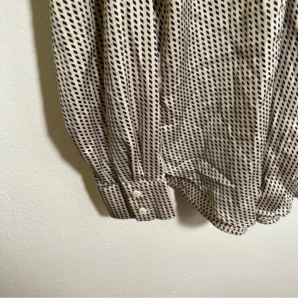 H&M Button Down Blouse Satin Cream Black Diamond M - Image 4