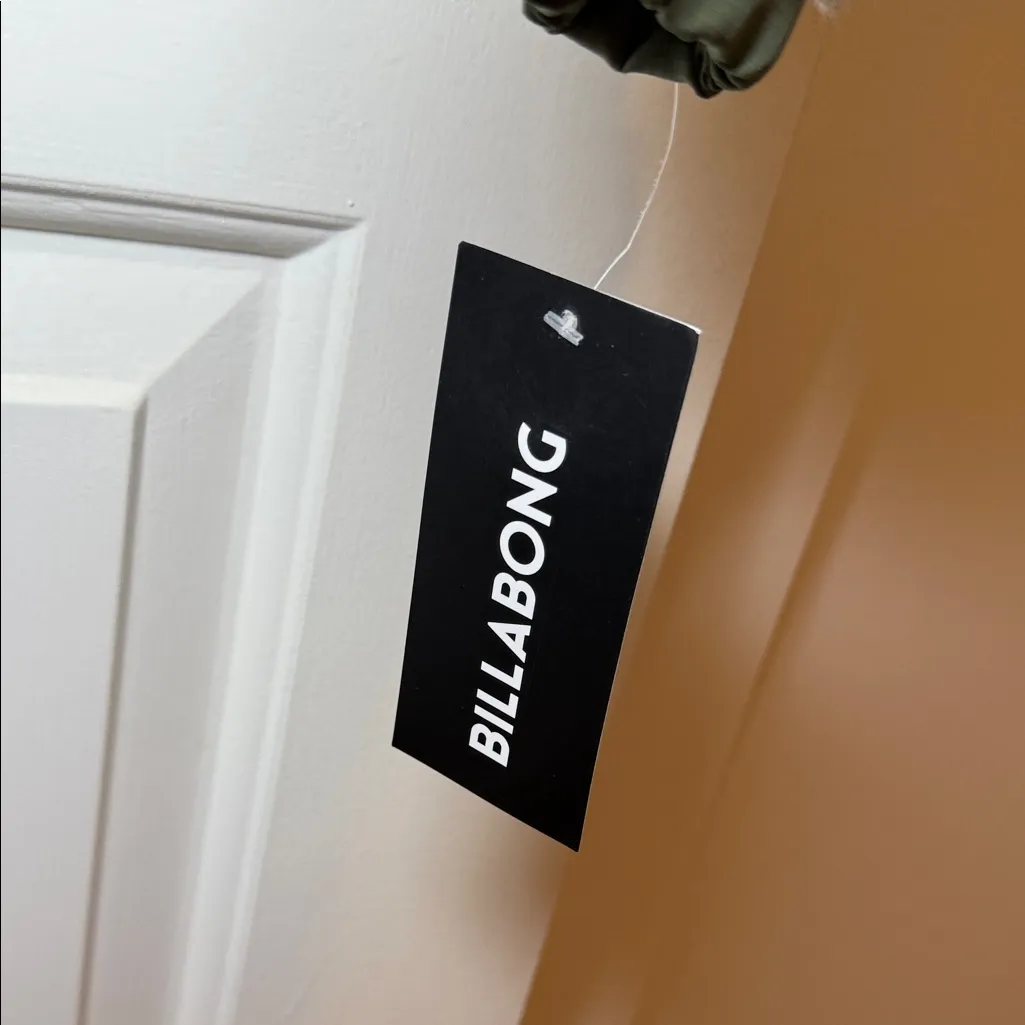 NWT Billabong Sherpa Jacket - Image 5