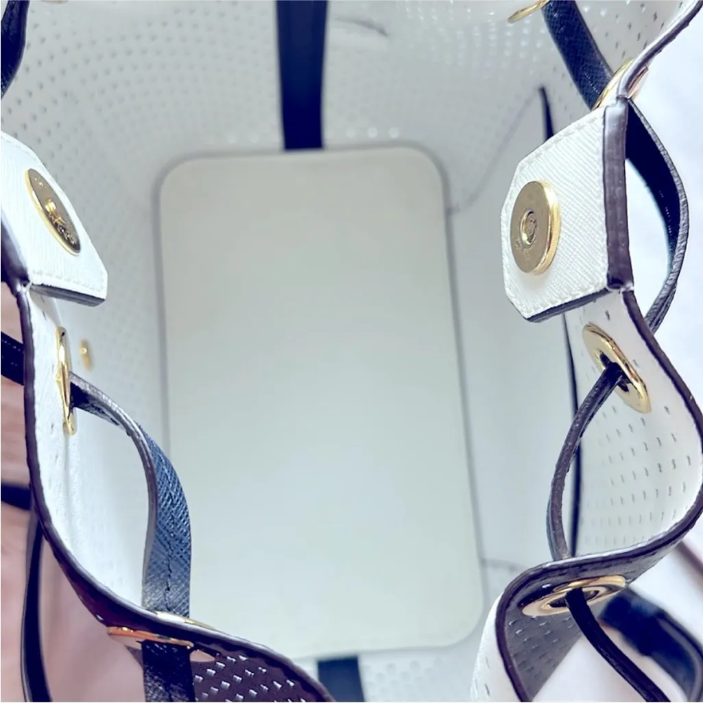 Micheal Kors Navy Blue Perforated Bucket Bag with long strap brand new - Image 9