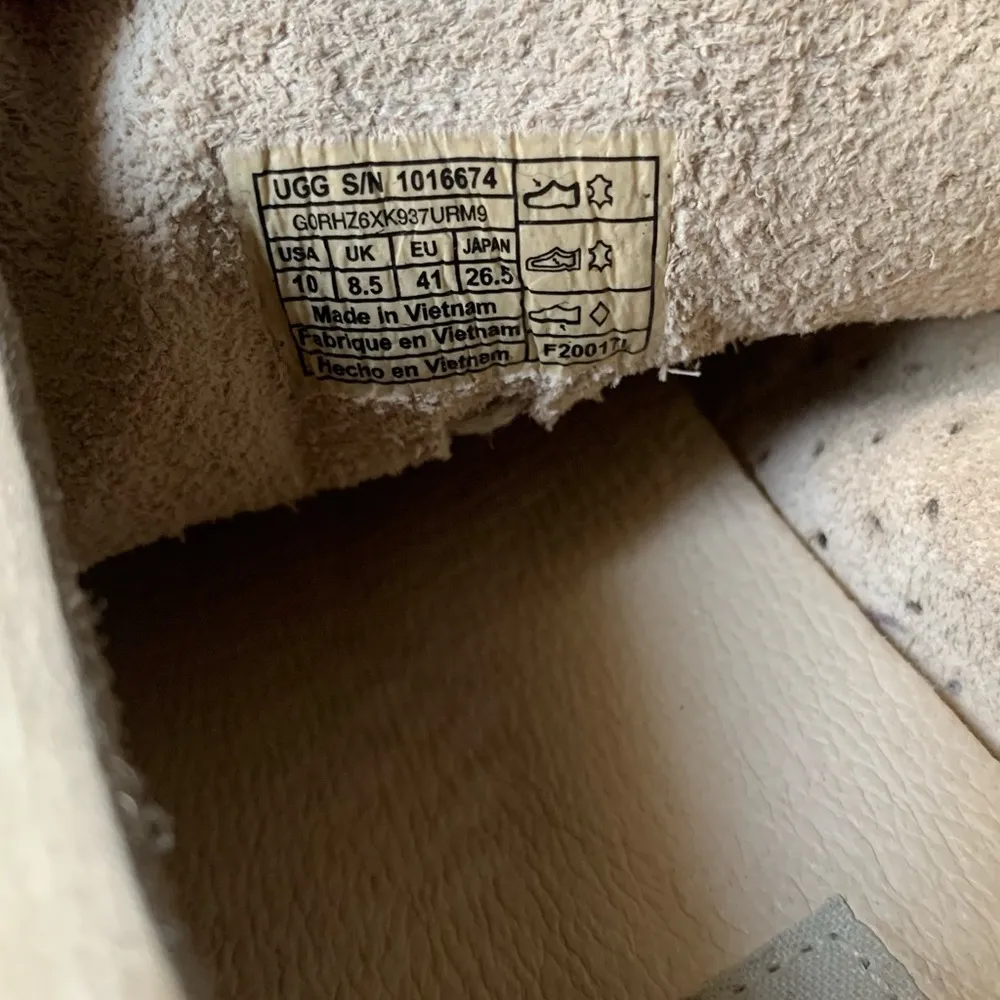 UGG  10 treadlite shoes - Image 5