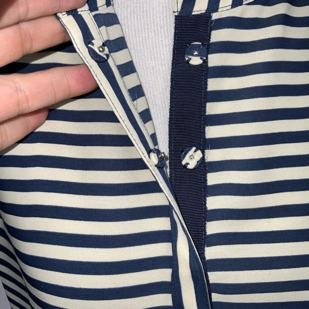 Banana Republic Navy Blue & Light Tan Striped Sleeveless 1/2 Snap Size 6 - Image 7