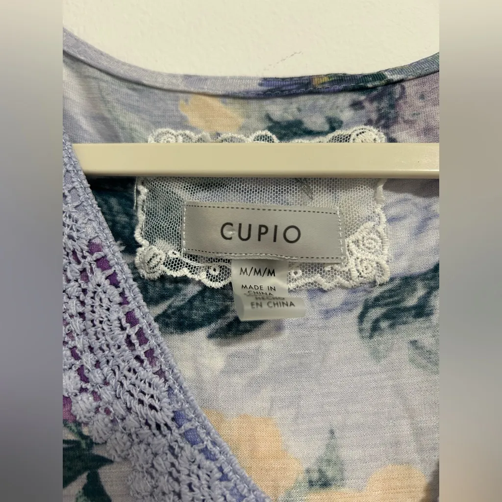 Cupio Lace-Trimmed Floral Top - Image 4