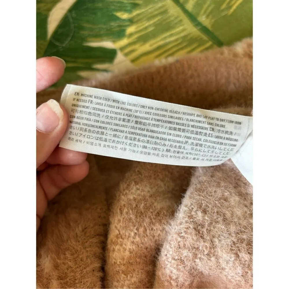 Abercrombie soft a&f cheetah print tan v neck sweater size medium - Image 3