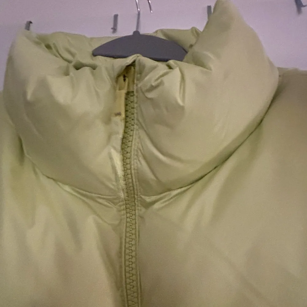 Old Navy  Puffer Vest - Image 3