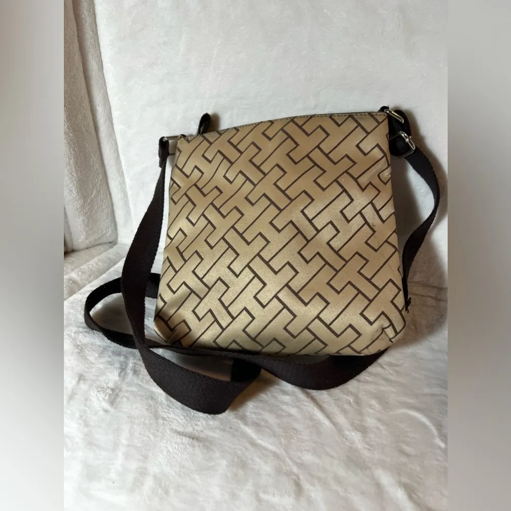 Tommy Hilfiger Crossbody Purse Tommy Hilfiger Pattern Logo Bag 8 x 8 In - Image 16