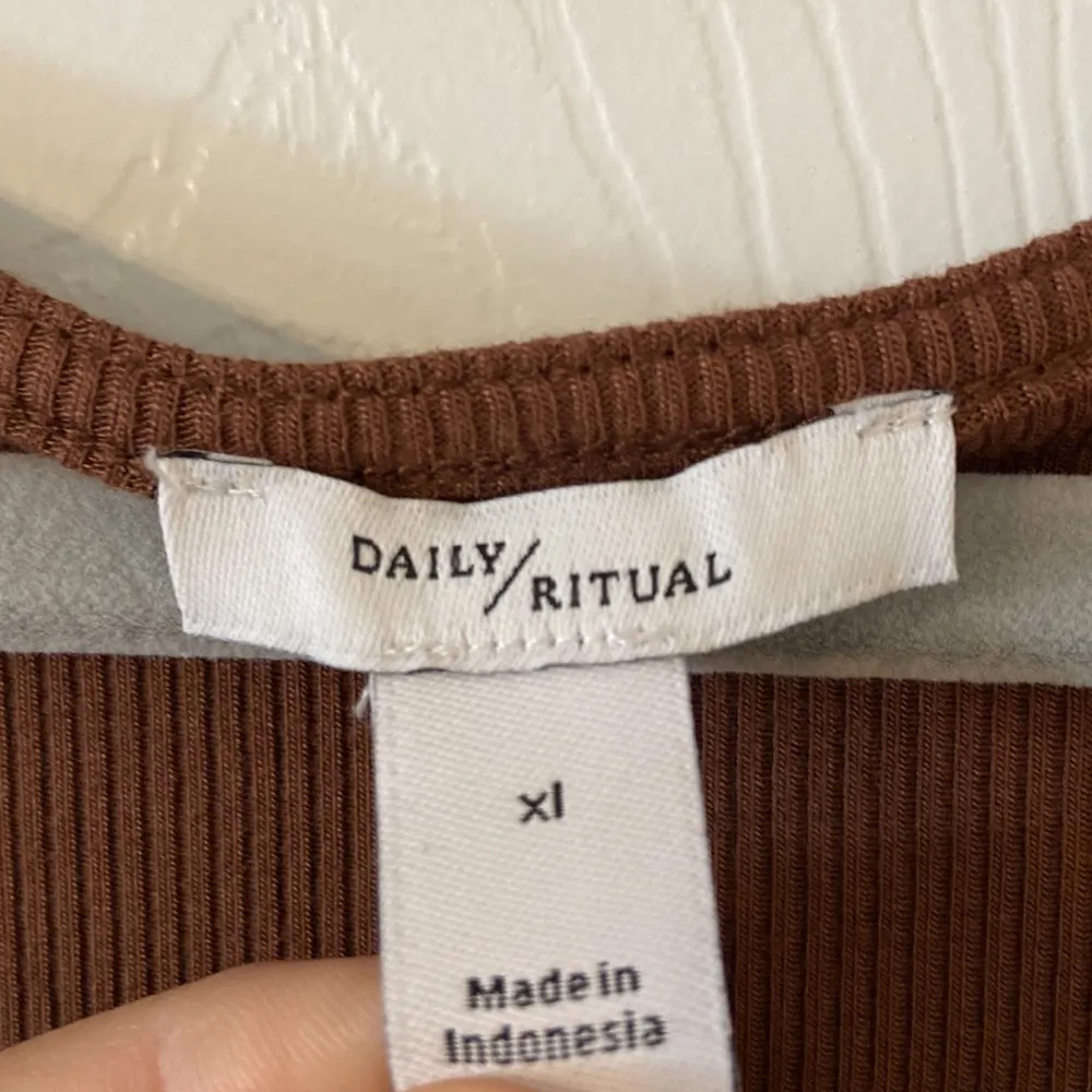 DAILY RITUAL BODY SHAPE DRESS SIZE XL BRAND NEW COLOR BROWN VERY SOFT - Image 2