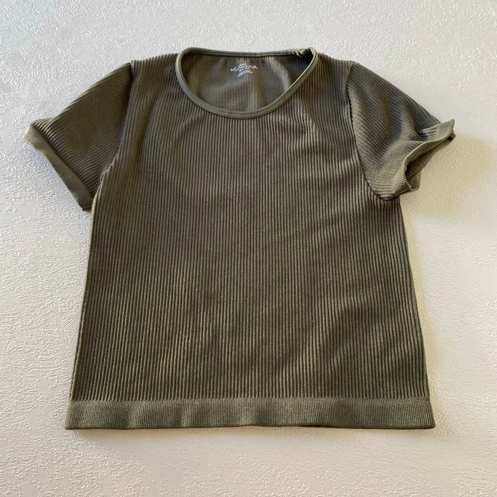 Hollister + Out From Under Baby Tee Bundle XXS–S | Y2K Ribbed Tops - Image 4